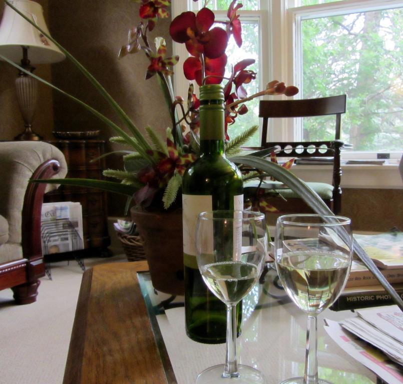 Avenue Hotel Bed And Breakfast 马尼温泉 外观 照片