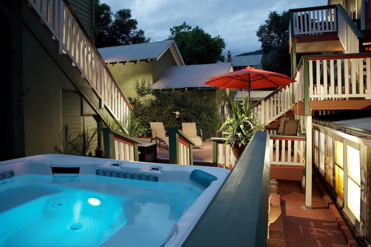 Avenue Hotel Bed And Breakfast 马尼温泉 外观 照片