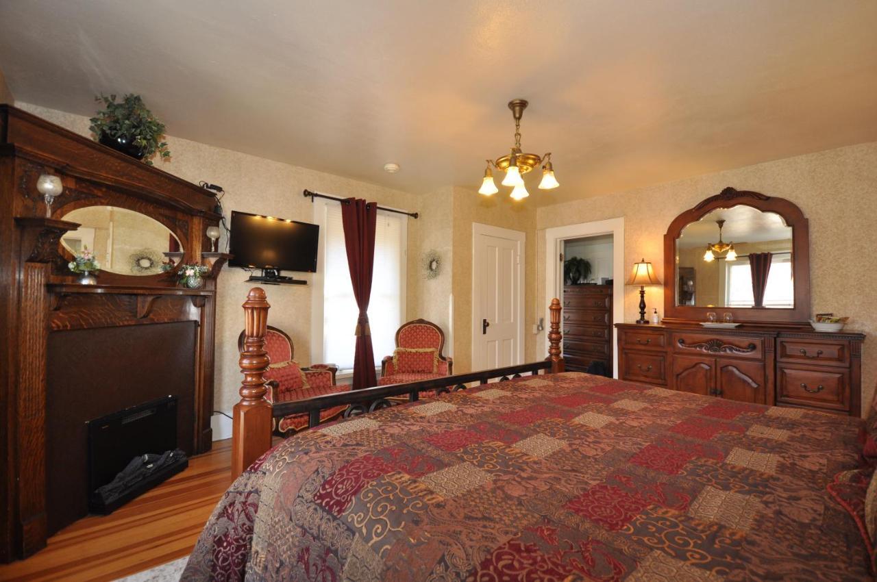 Avenue Hotel Bed And Breakfast 马尼温泉 外观 照片