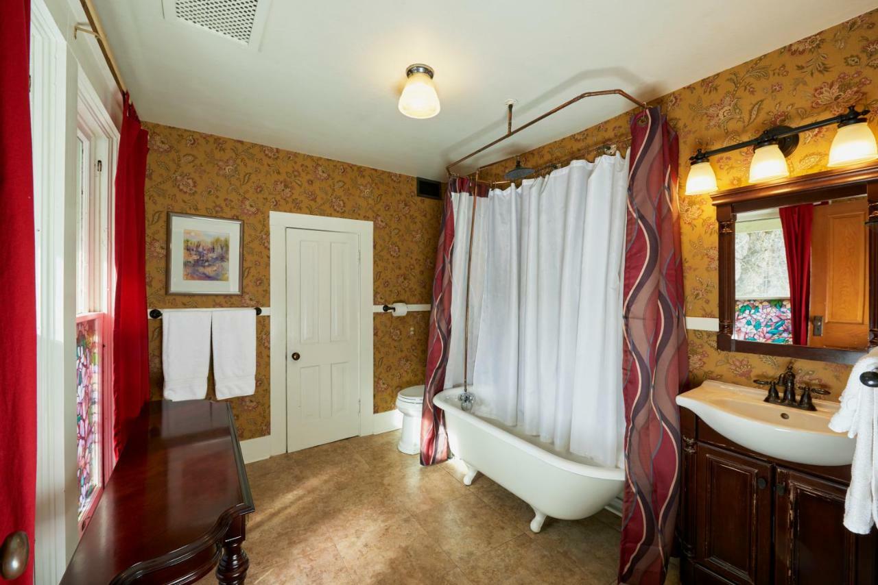 Avenue Hotel Bed And Breakfast 马尼温泉 外观 照片